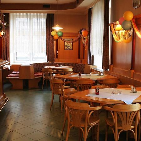 Corner Hotel U Divadla*** - زنويمو المظهر الخارجي الصورة